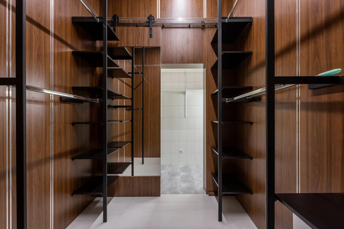 Rented-Flat Shelving: No-Drill Options That Protect Your Deposit